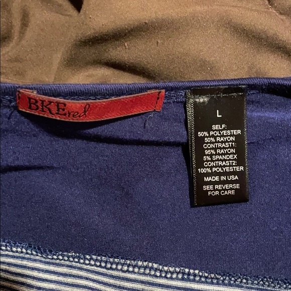 BKE red top - Picture 5 of 5